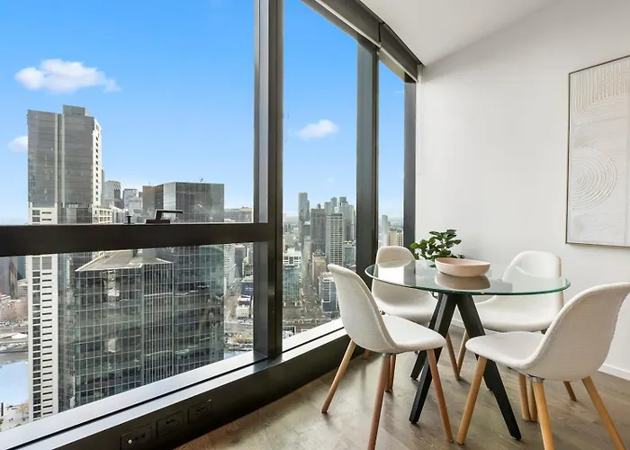 1 Bedroom With Breathtaking City Views